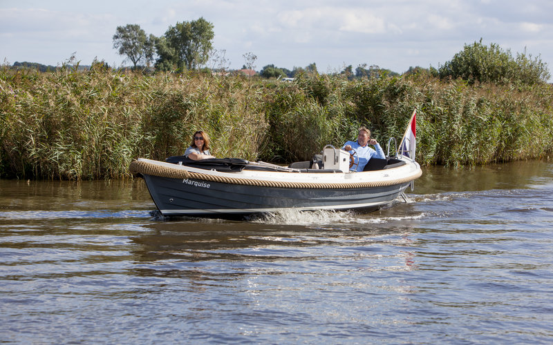 Erkunden Sie Friesland mit einem gemieteten oder eigenen Boot